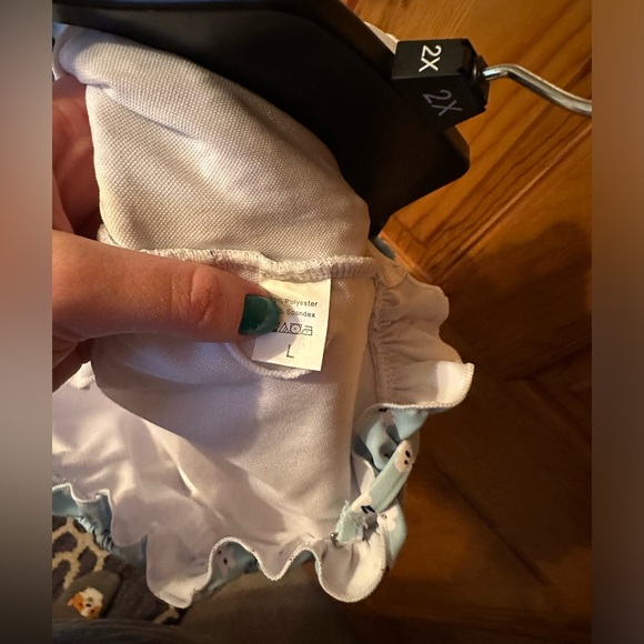 Size L bikini top. Bought from Amazon - Picture 3 of 3